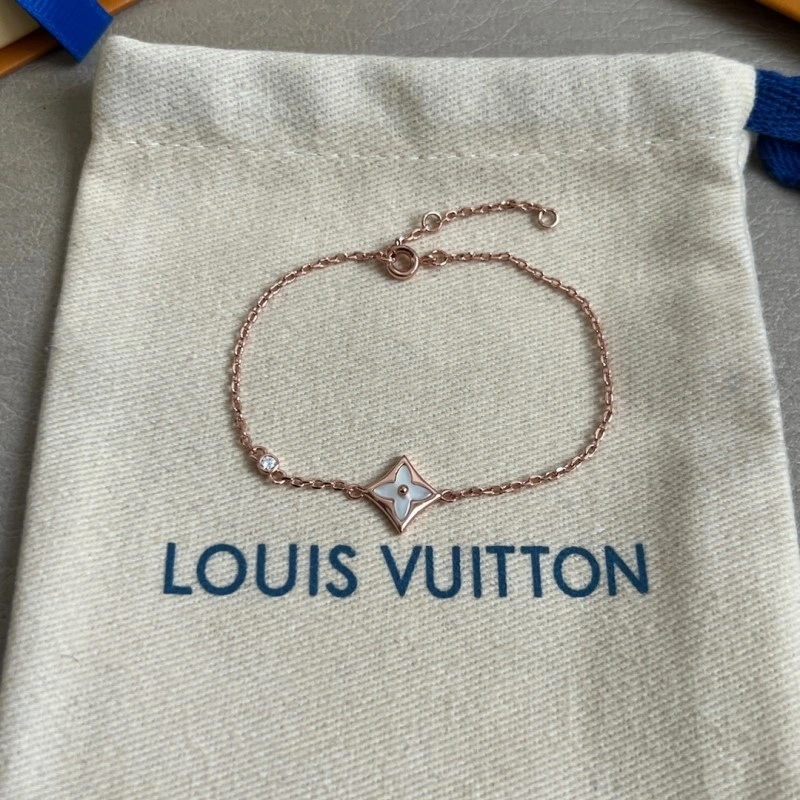 Fashionable Louis Vuitton Bracelets 248263