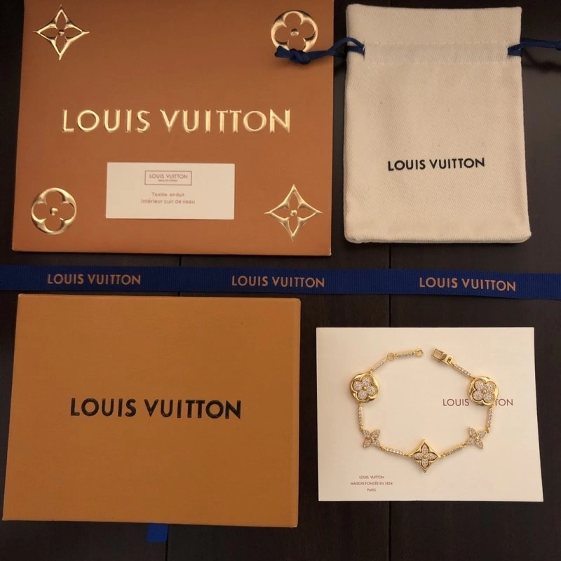 Fashionable Louis Vuitton Bracelets 248261