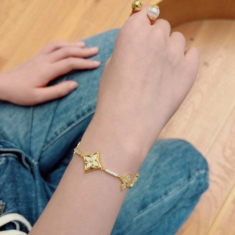 Fashionable Louis Vuitton Bracelets 248261