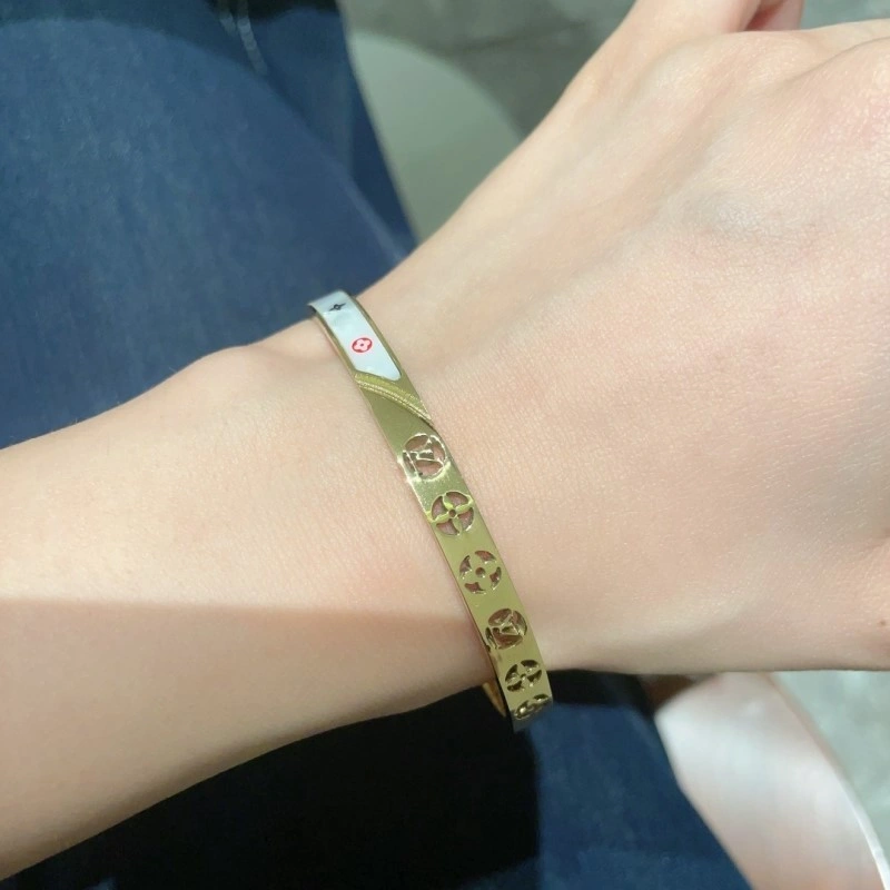 Louis Vuitton Bracelets Popular 248255