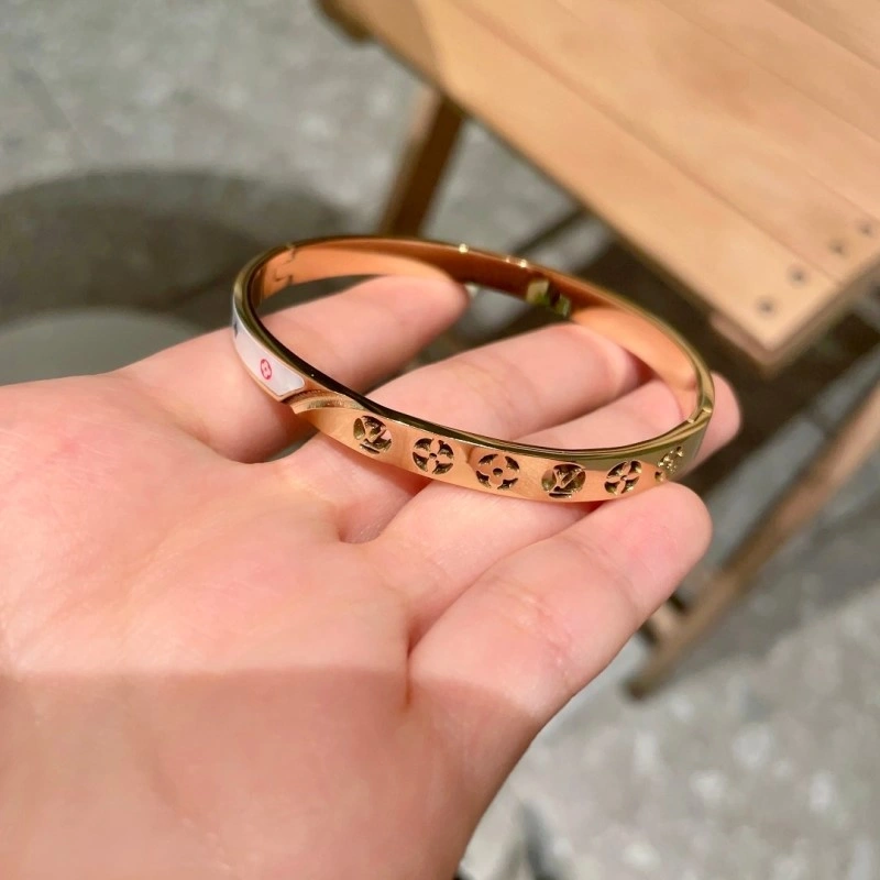 Louis Vuitton Bracelets Popular 248255