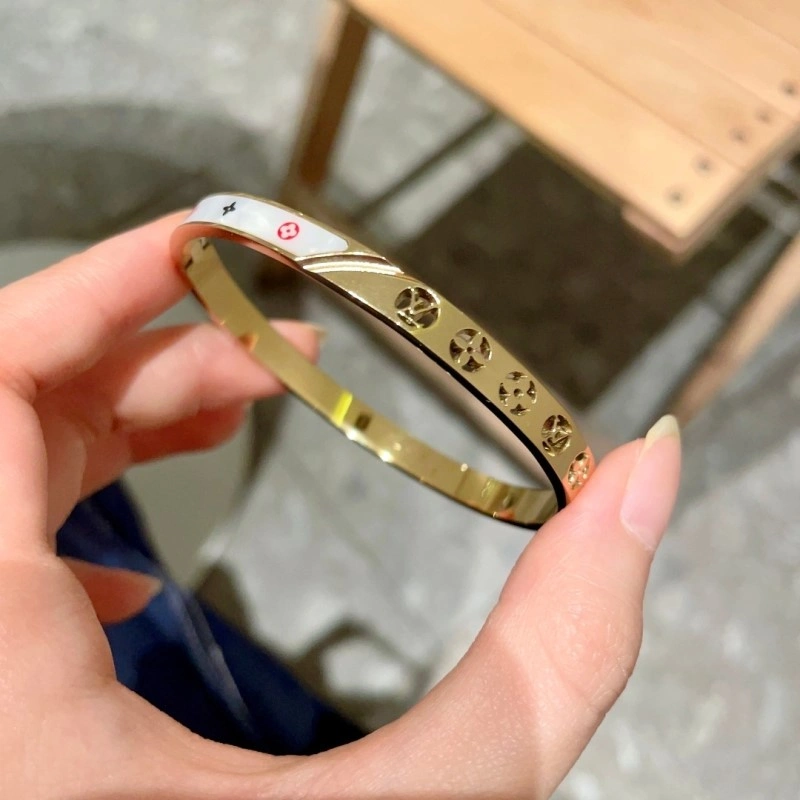 Louis Vuitton Bracelets Popular 248255
