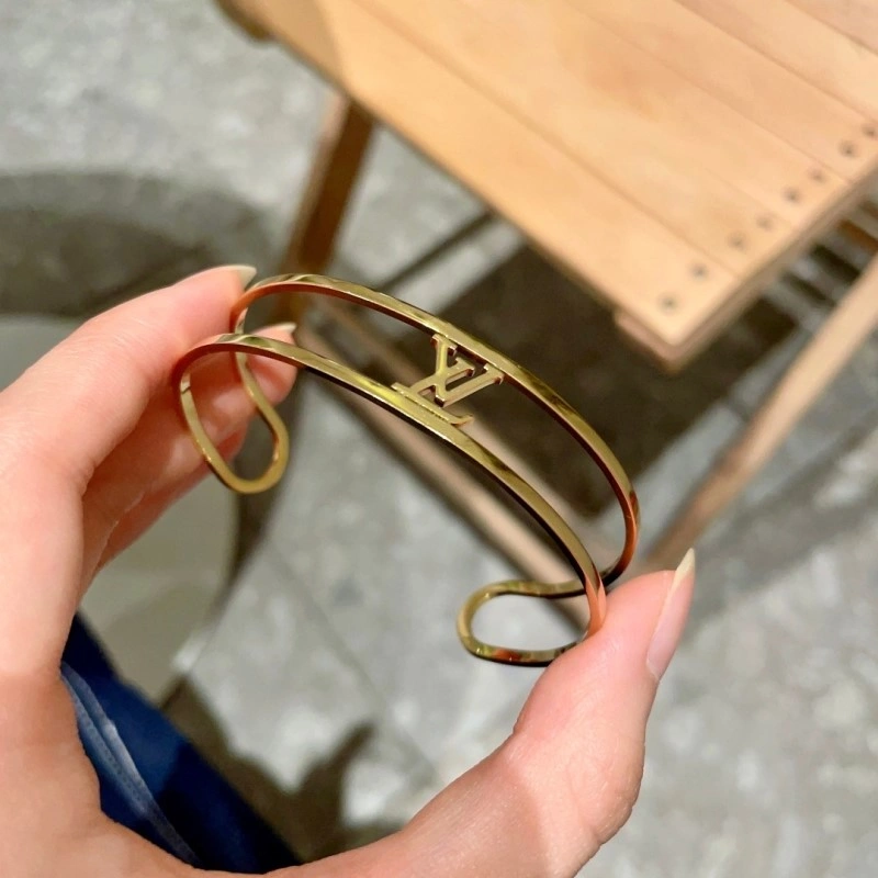 Affordable Louis Vuitton Bracelets 248254