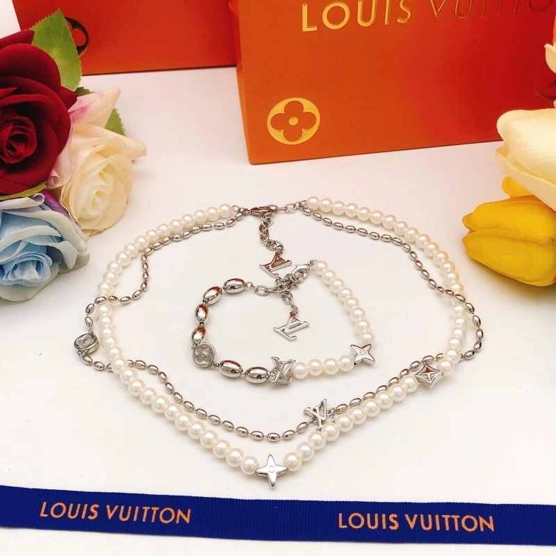 Louis Vuitton Bracelets Upgraded 248236