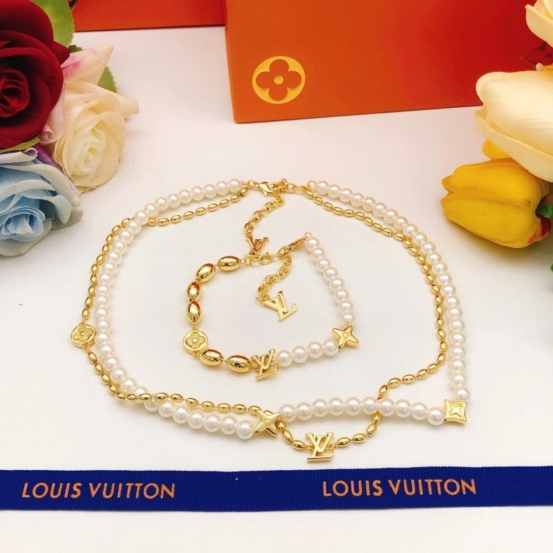 DailyWear Louis Vuitton Bracelets 248245