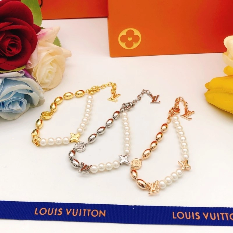 DailyWear Louis Vuitton Bracelets 248245