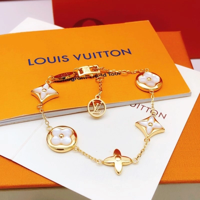 DailyWear Louis Vuitton Bracelets 248247