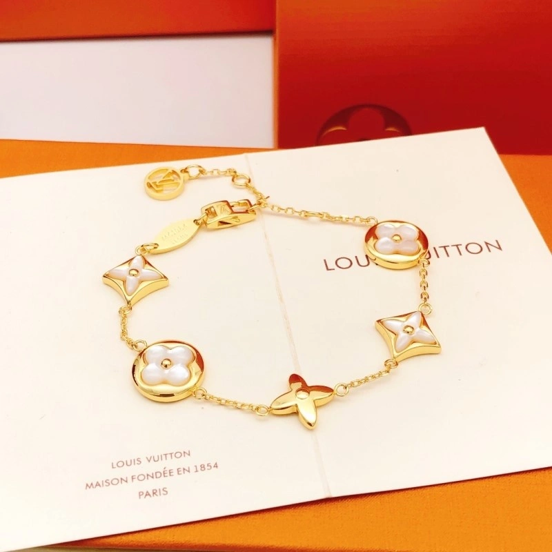 DailyWear Louis Vuitton Bracelets 248247