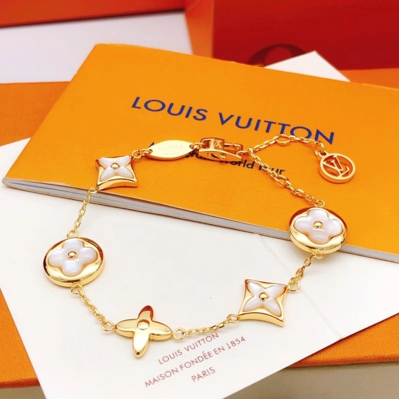 DailyWear Louis Vuitton Bracelets 248247