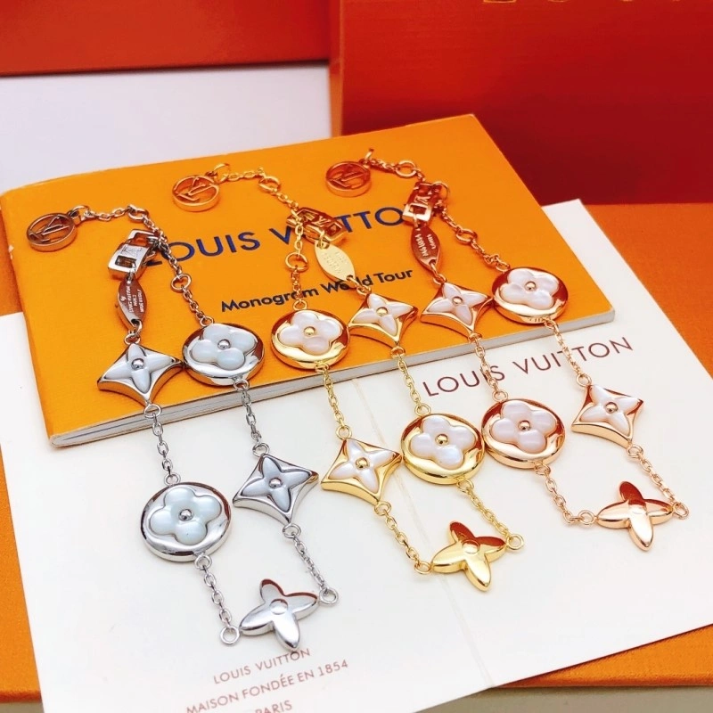 DailyWear Louis Vuitton Bracelets 248247