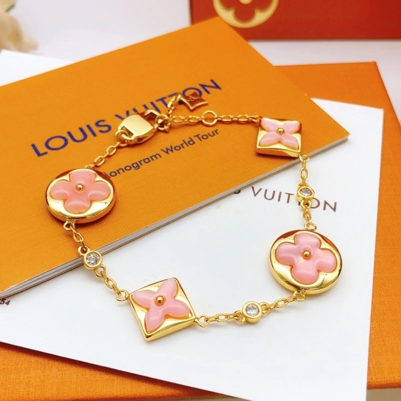 Chic Louis Vuitton Bracelets 248240