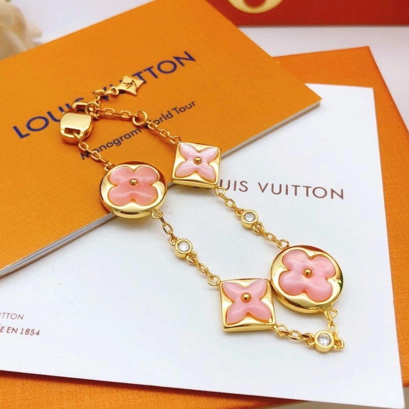 Chic Louis Vuitton Bracelets 248240