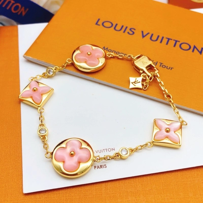 Chic Louis Vuitton Bracelets 248240