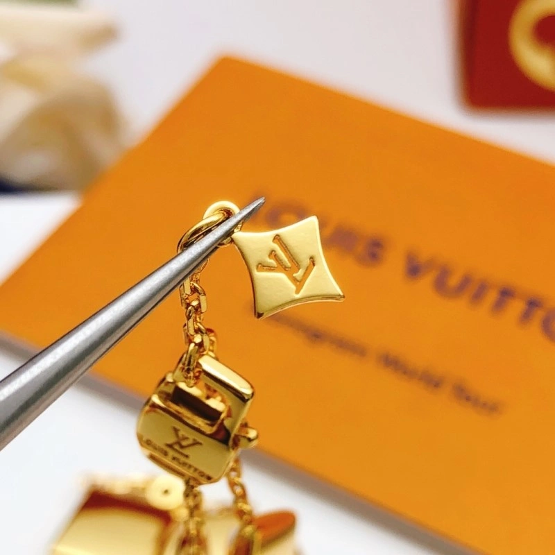 Chic Louis Vuitton Bracelets 248240
