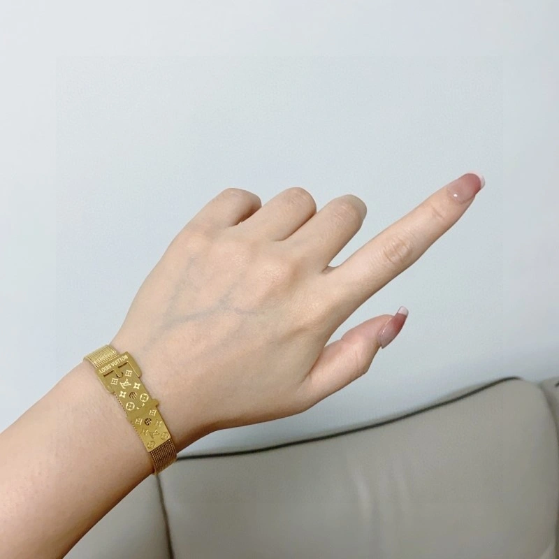 Louis Vuitton Bracelets Refined 248246