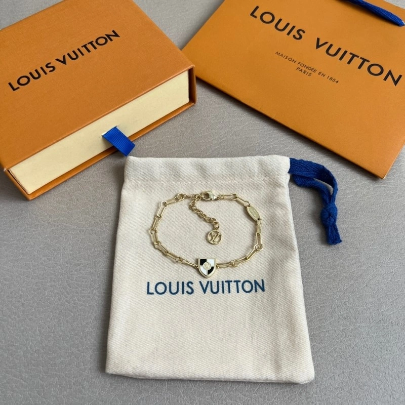 Cozy Louis Vuitton Bracelets 248230