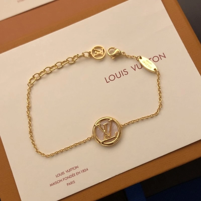 Fashionable Louis Vuitton Bracelets 248233