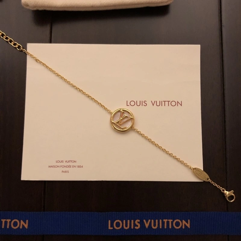 Fashionable Louis Vuitton Bracelets 248233