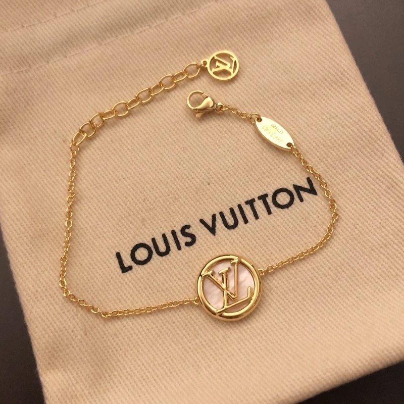 Fashionable Louis Vuitton Bracelets 248233