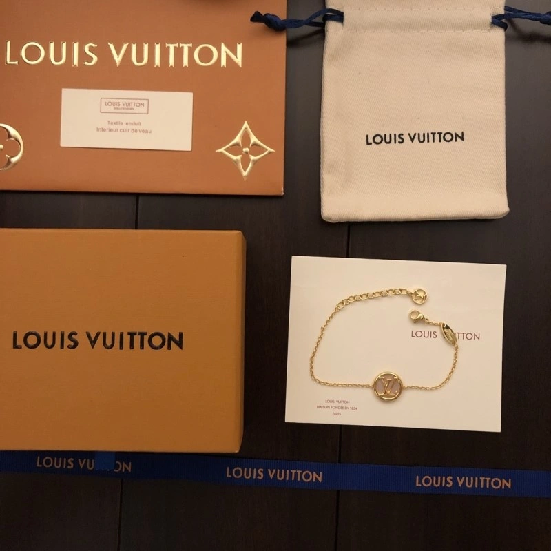 Fashionable Louis Vuitton Bracelets 248233