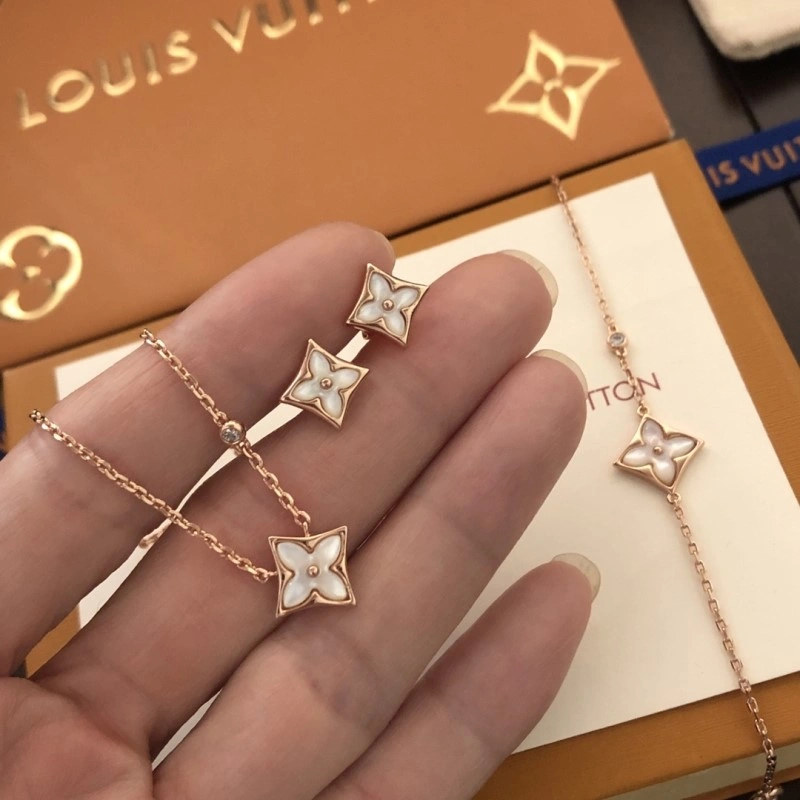 Fashionable Louis Vuitton Bracelets 248229
