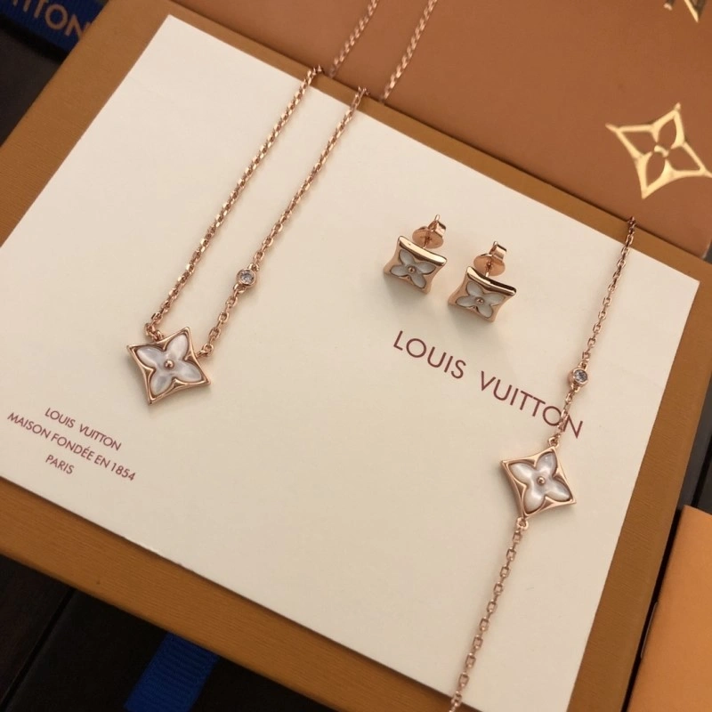 Fashionable Louis Vuitton Bracelets 248229