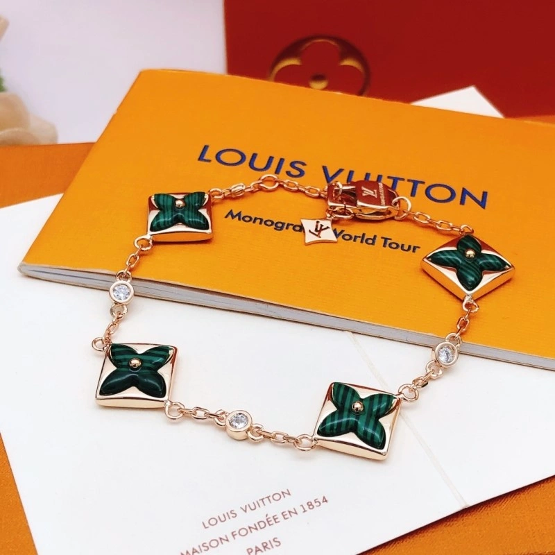 Louis Vuitton Bracelets Sleek 248232