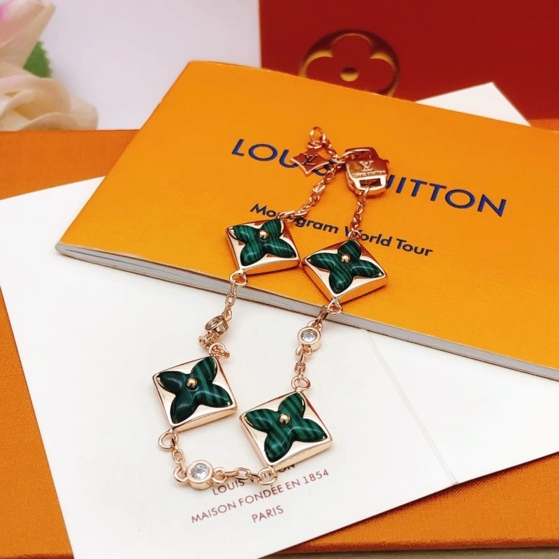 Louis Vuitton Bracelets Sleek 248232