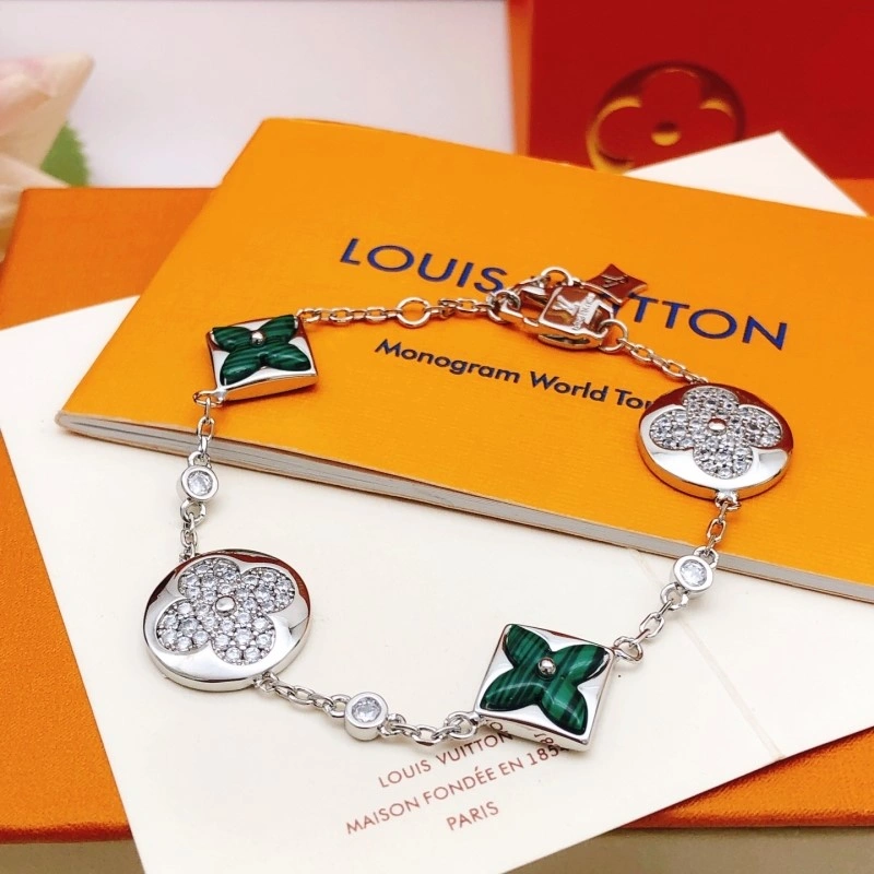 Louis Vuitton Bracelets Effortless 248227