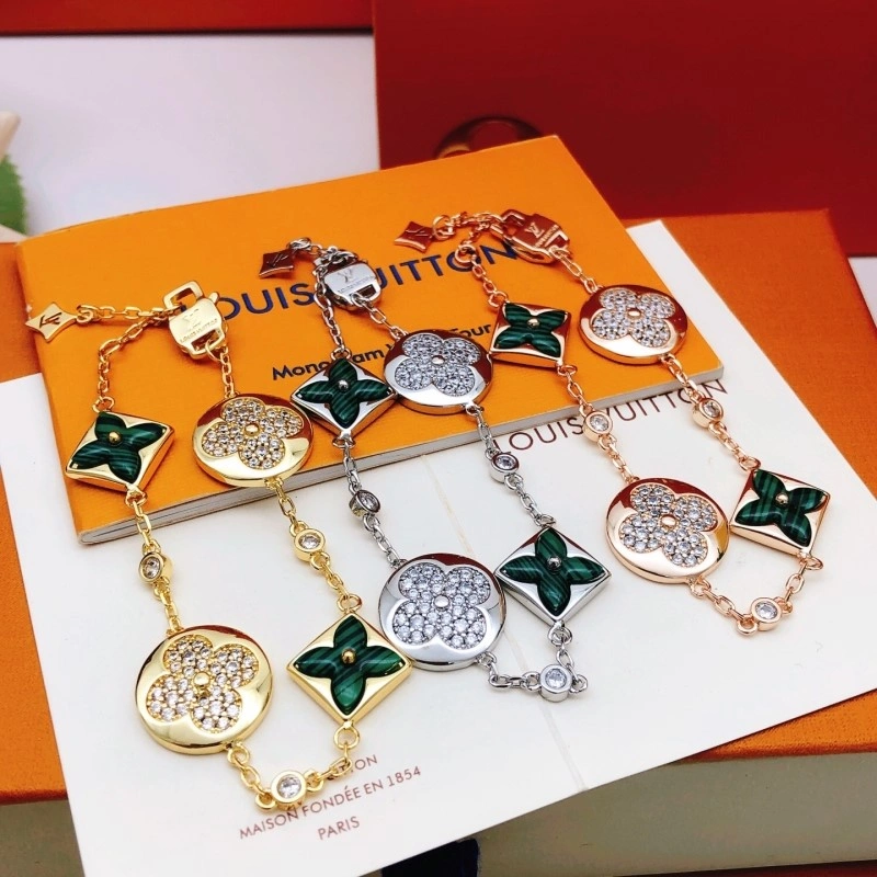 Louis Vuitton Bracelets Effortless 248227