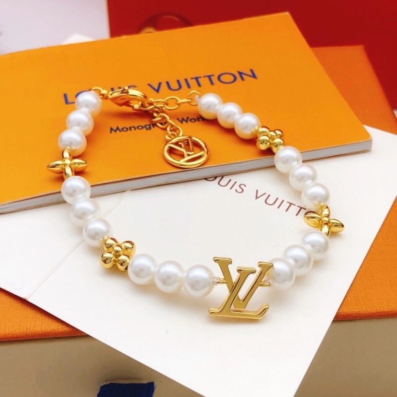 Sporty Louis Vuitton Bracelets 248223