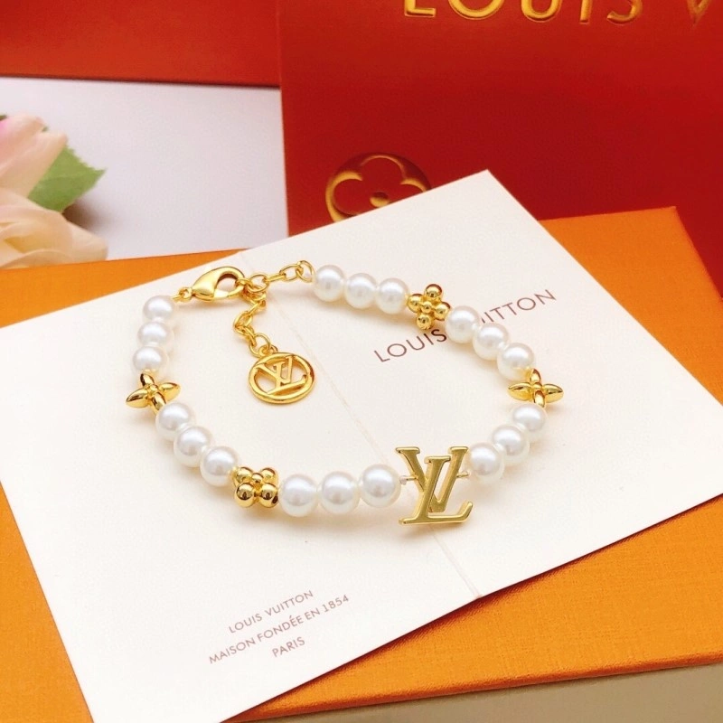 Sporty Louis Vuitton Bracelets 248223