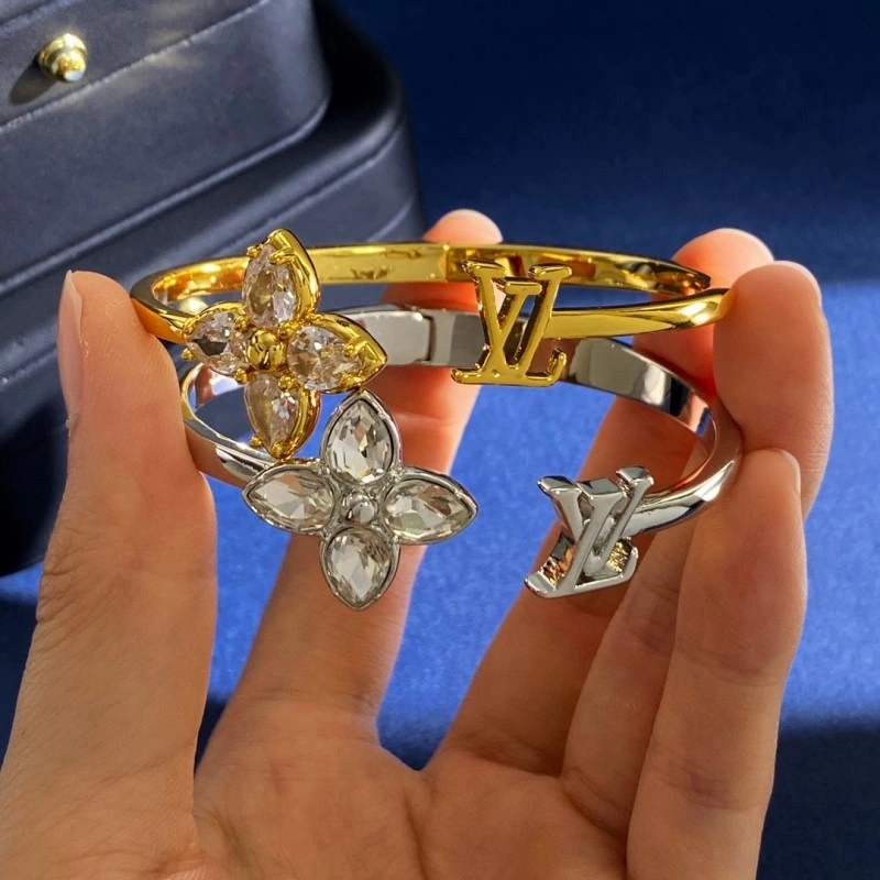 Fashionable Louis Vuitton Bracelets 248220