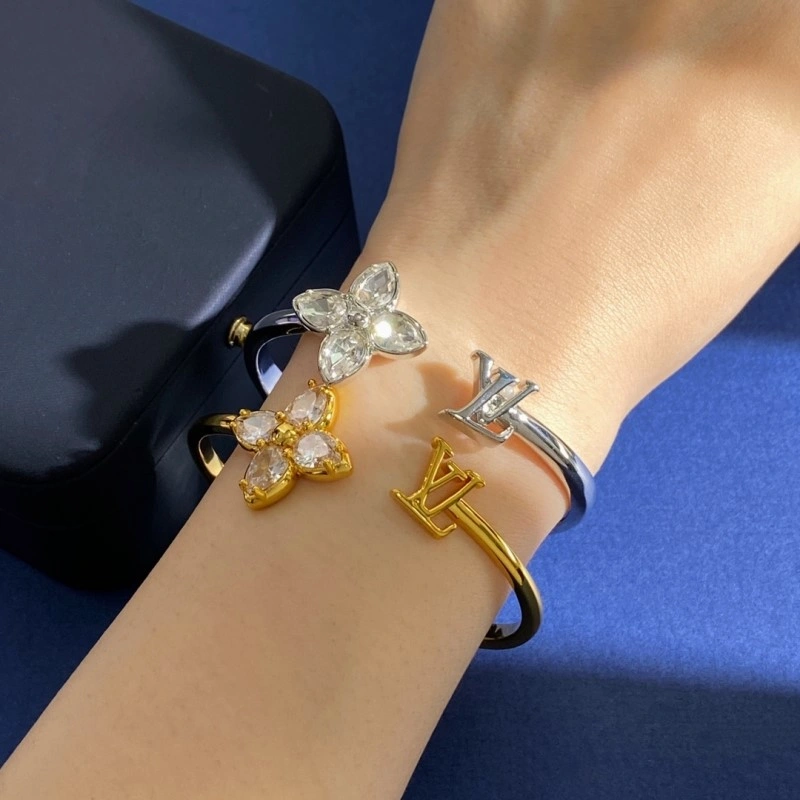 Fashionable Louis Vuitton Bracelets 248220