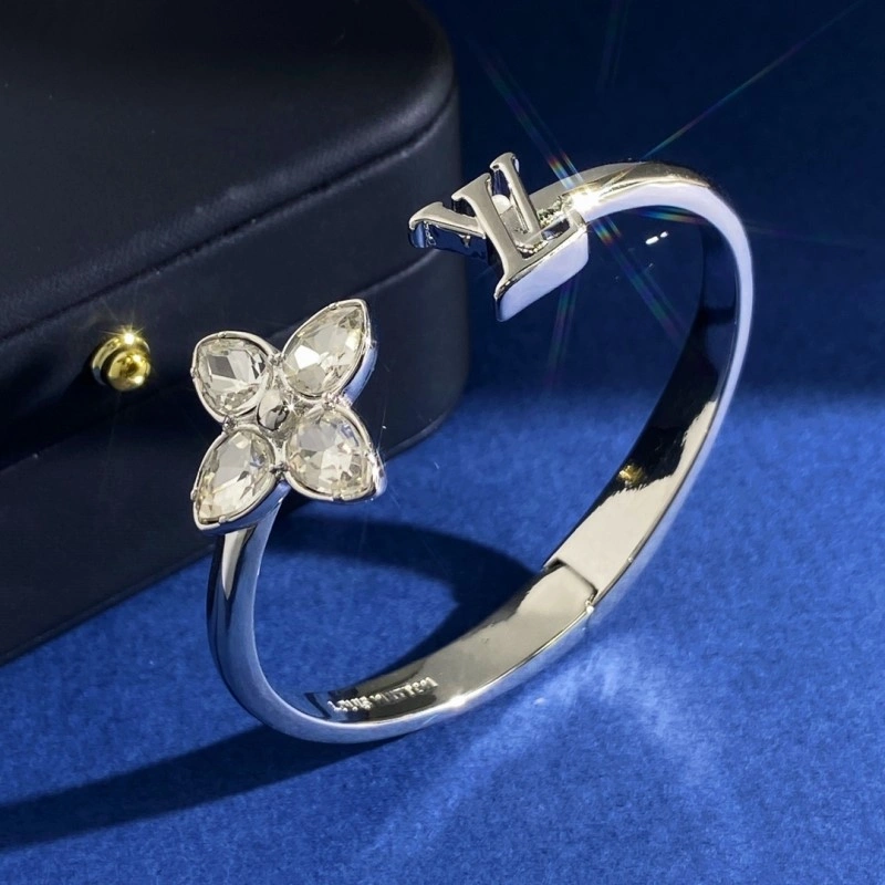Fashionable Louis Vuitton Bracelets 248220