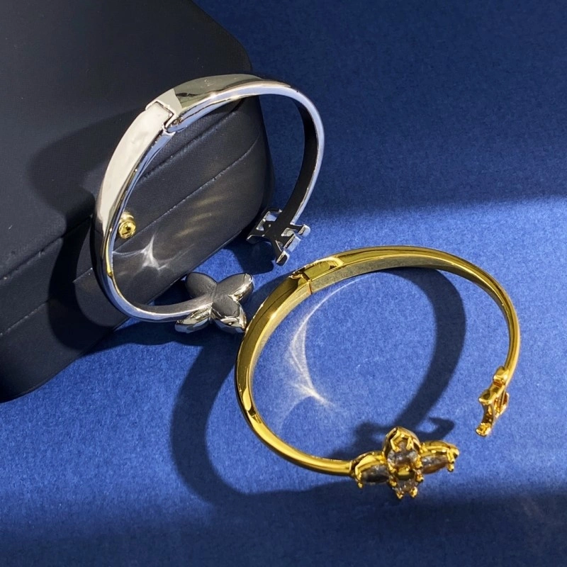 Fashionable Louis Vuitton Bracelets 248220