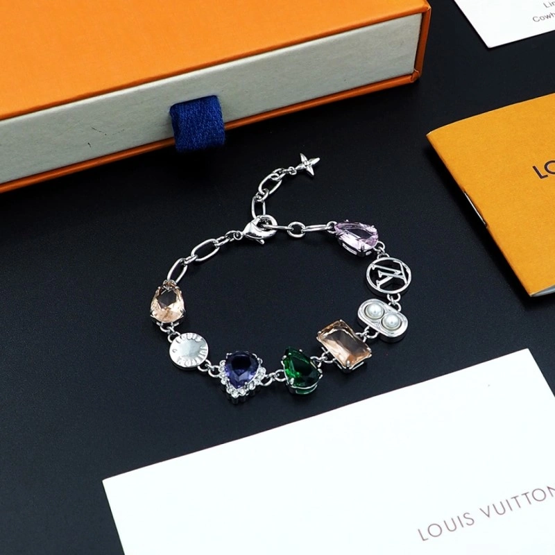 UrbanChic Louis Vuitton Bracelets 248218