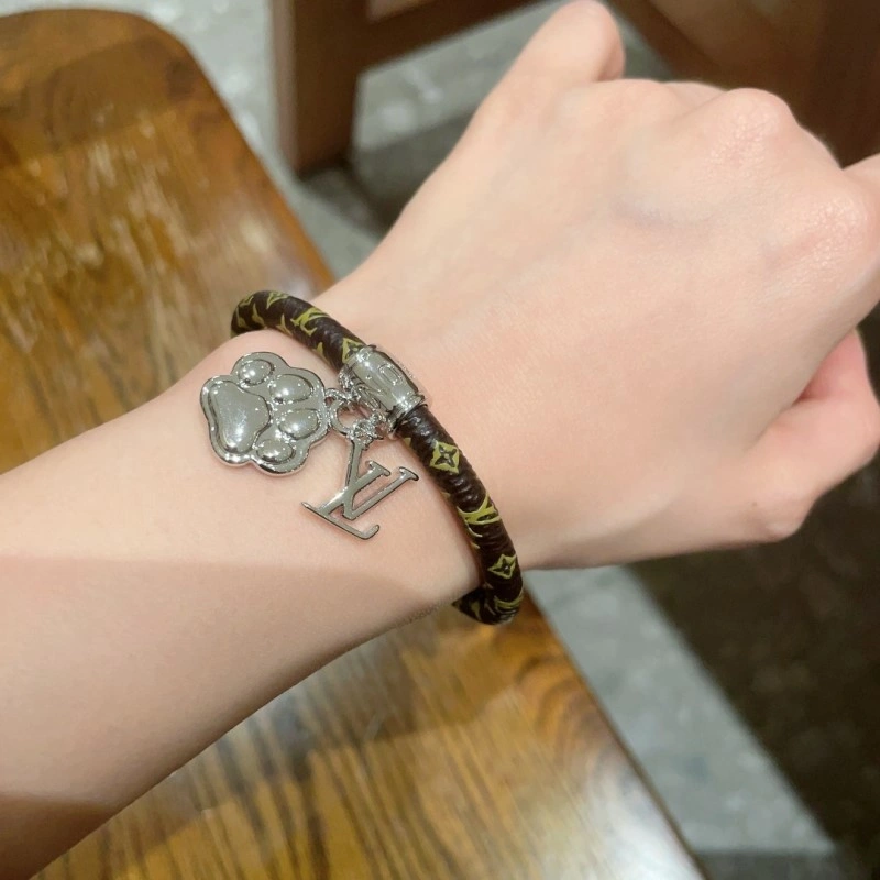 Louis Vuitton Bracelets Durable 248213