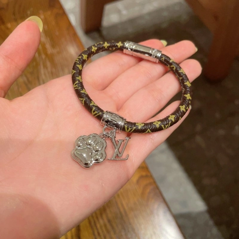 Louis Vuitton Bracelets Durable 248213