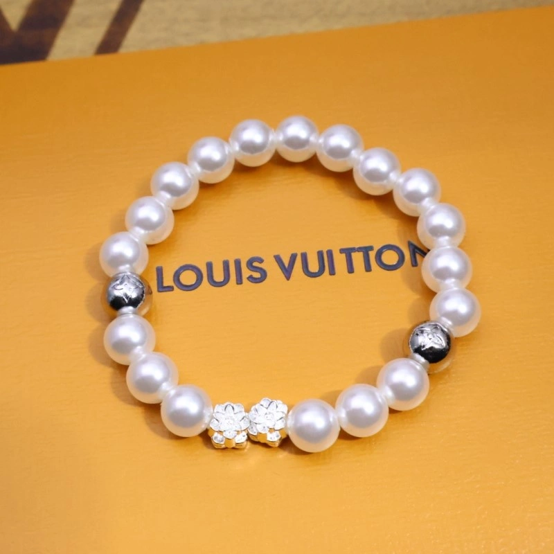 UrbanChic Louis Vuitton Bracelets 248187