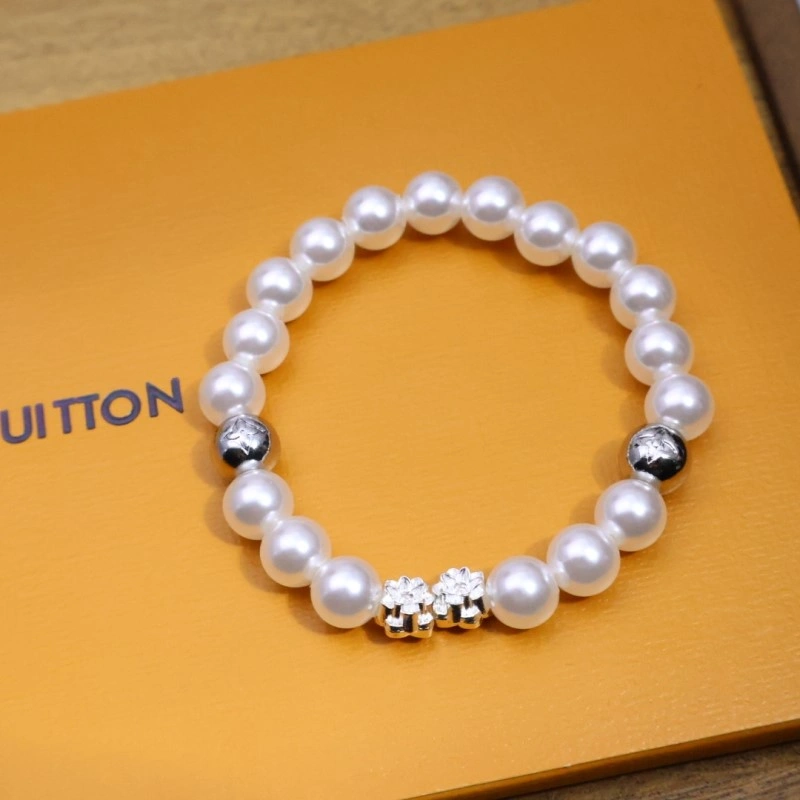 UrbanChic Louis Vuitton Bracelets 248187
