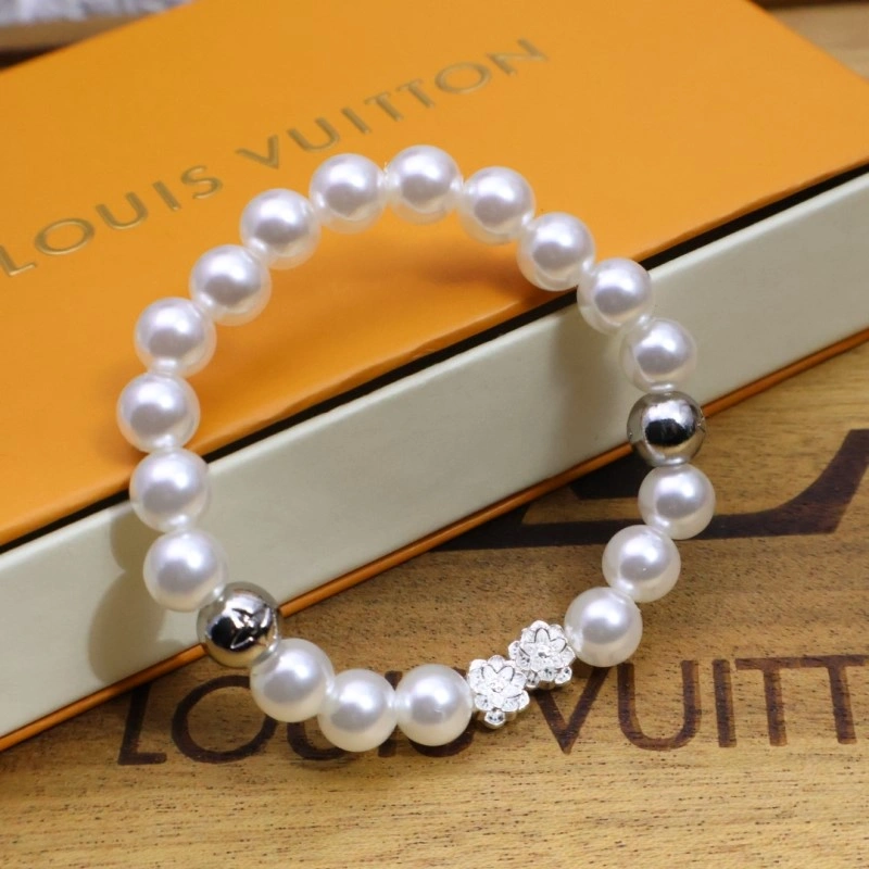 UrbanChic Louis Vuitton Bracelets 248187