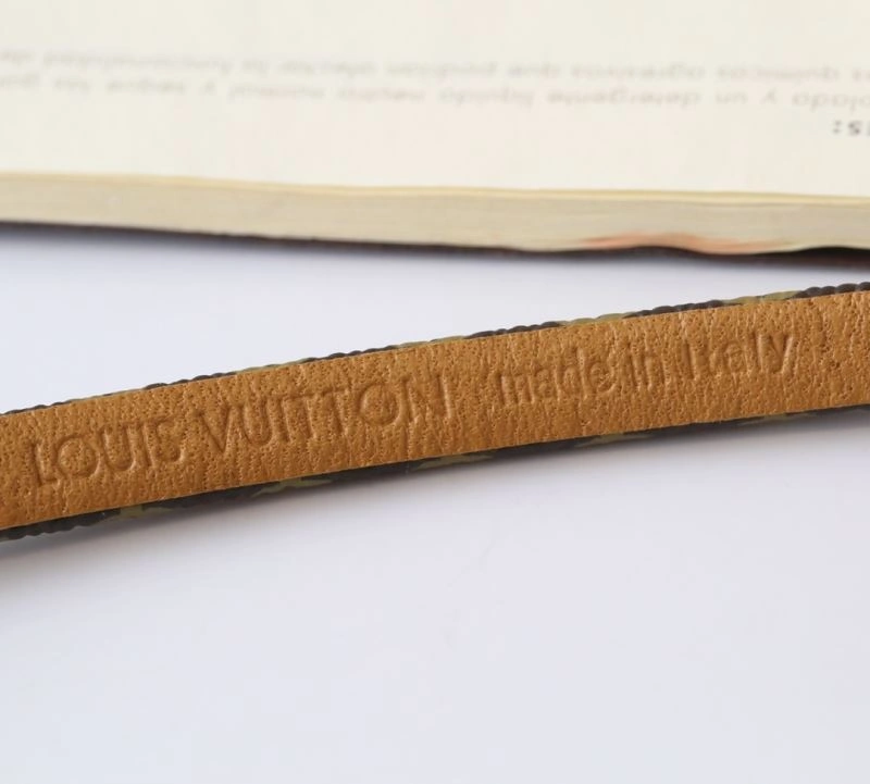 Lightweight Louis Vuitton Bracelets 256904
