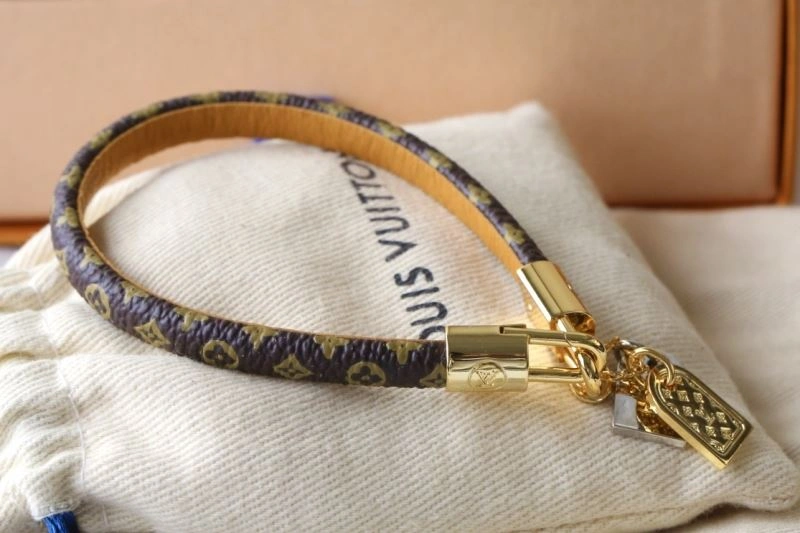 Reliable Louis Vuitton Bracelets 256903