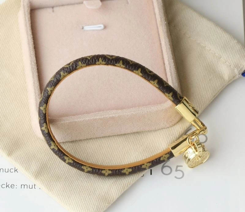 GoAnywhere Louis Vuitton Bracelets 256901