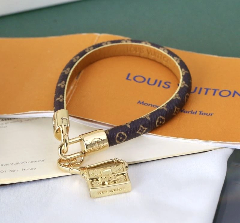 UrbanChic Louis Vuitton Bracelets 256899
