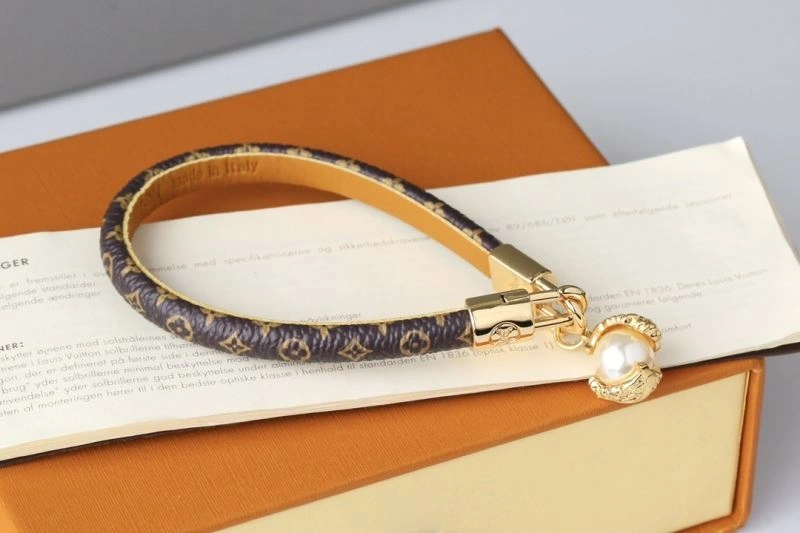 Louis Vuitton Bracelets Breathable 256897