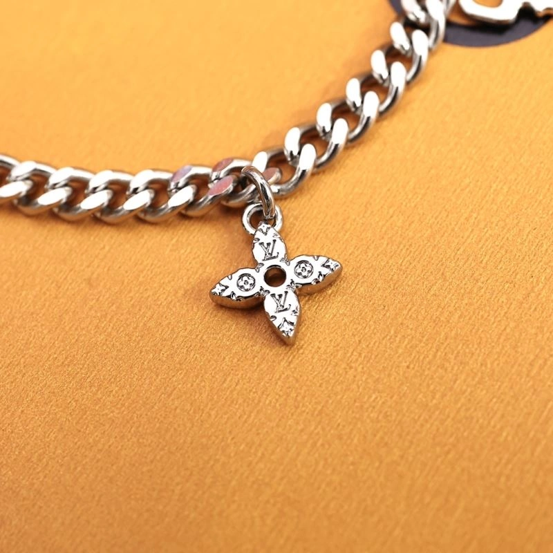 Louis Vuitton Bracelets Supportive 256896