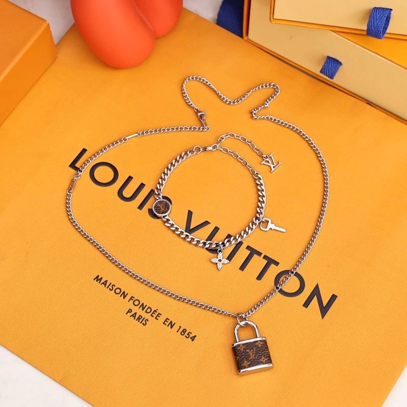 Louis Vuitton Bracelets Supportive 256896