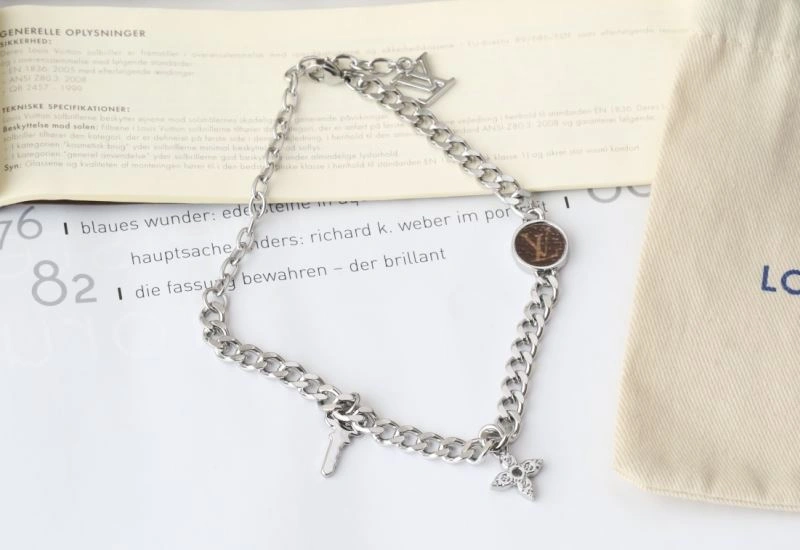 WrinkleFree Louis Vuitton Bracelets 256895